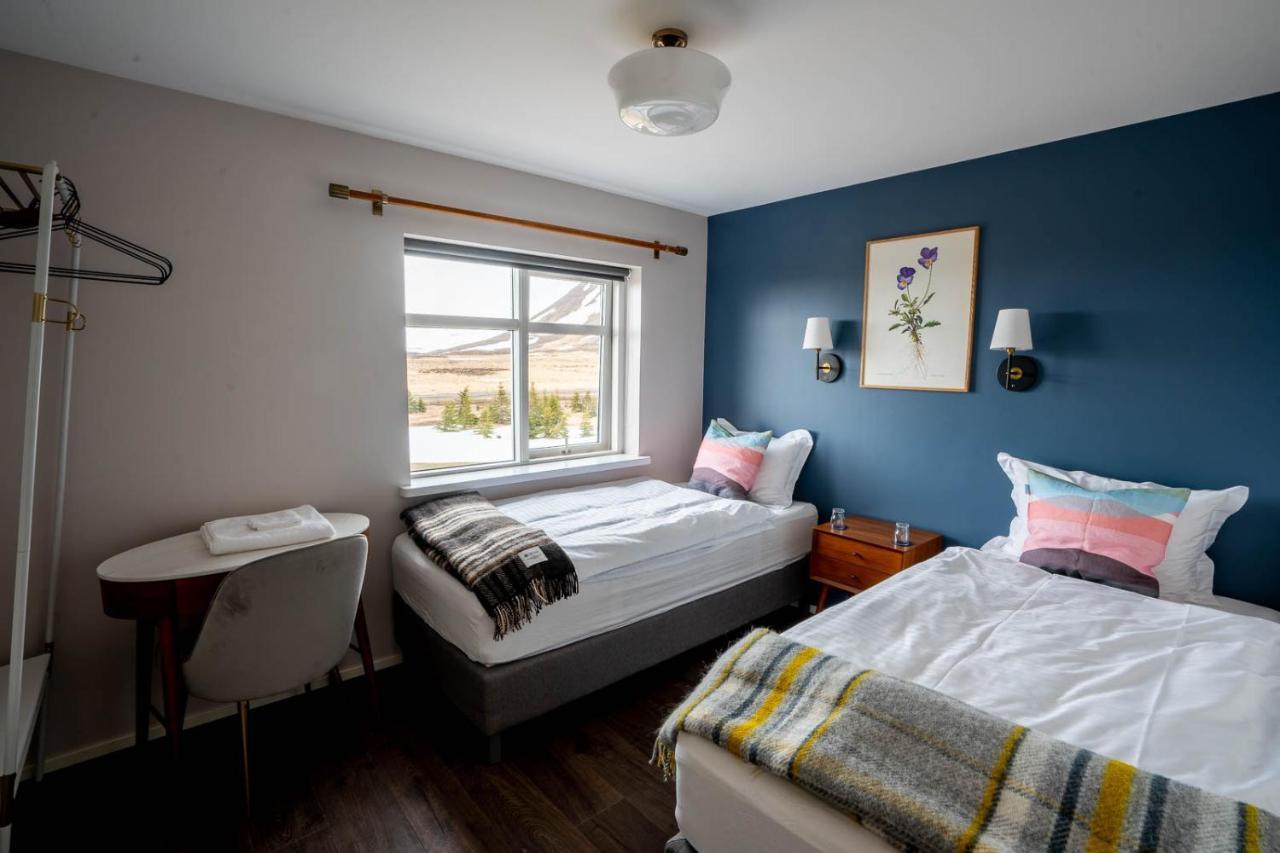 Soti Lodge Fljot Bagian luar foto