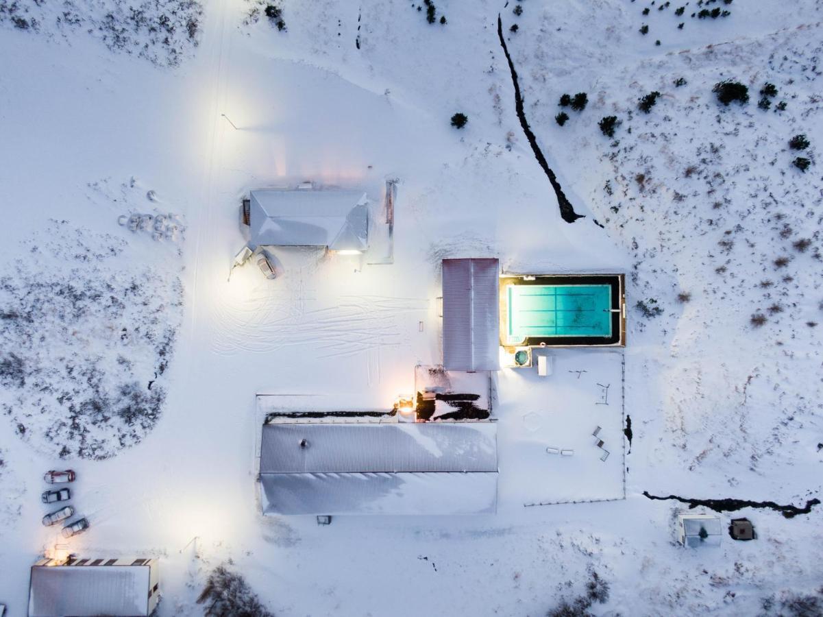 Soti Lodge Fljot Bagian luar foto
