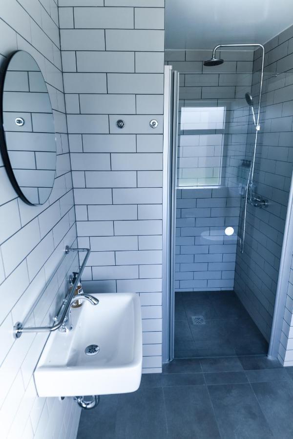 Soti Lodge Fljot Bagian luar foto