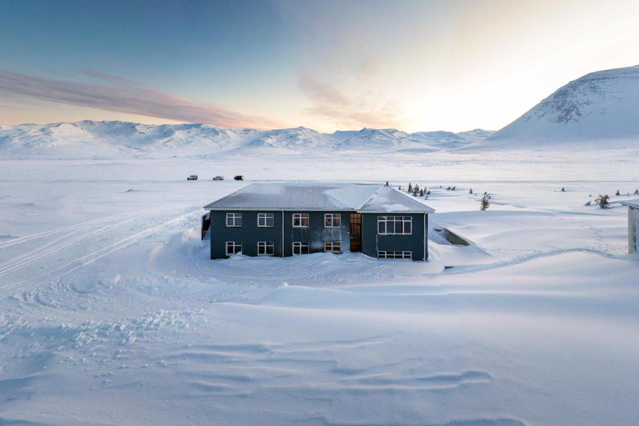 Soti Lodge Fljot Bagian luar foto